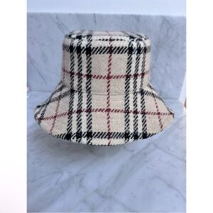 Burberry wool cap